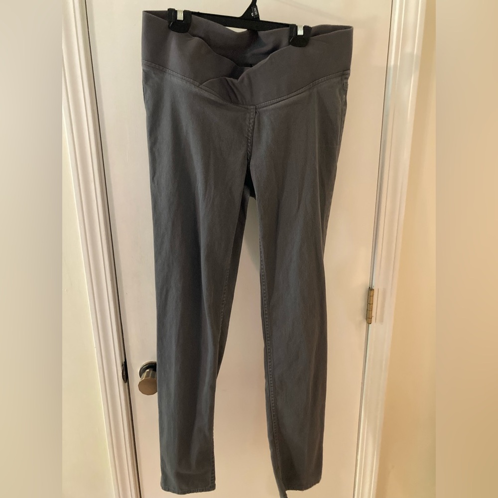 H&M Mama Gray Skinny Jeans Size 8